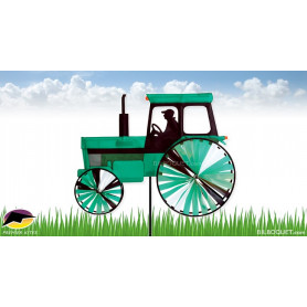 Eolienne en spi Tracteur moderne vert