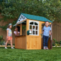 Cabane pour enfants d'extérieur vue sur jardin