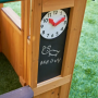 Cabane pour enfants d'extérieur vue sur jardin